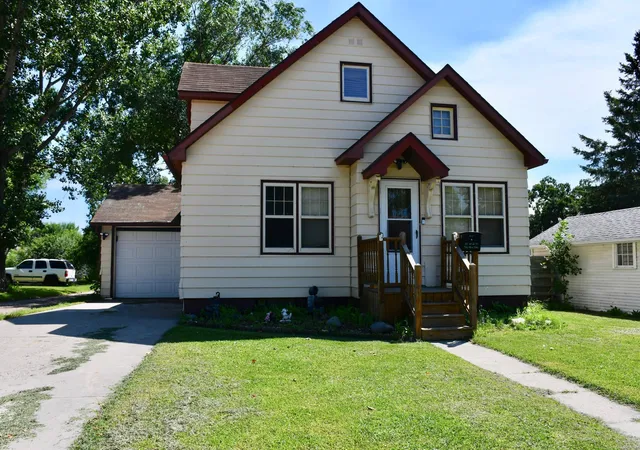 Photo 2 of Single family home for sale at 216 6th Street W, Thief River Falls, MN 56701 | MLS# 7016106 | Listing updated on 2026-08-24