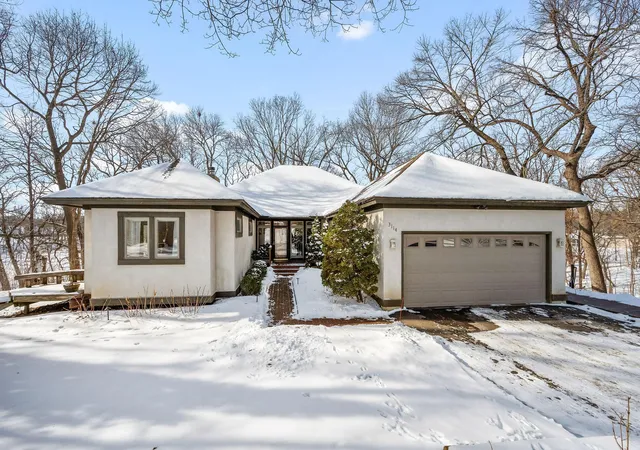 Homes for sale in Wayzata, MN | 3114 County Road 101 S, Wayzata, MN 55391 | MLS# 7016323