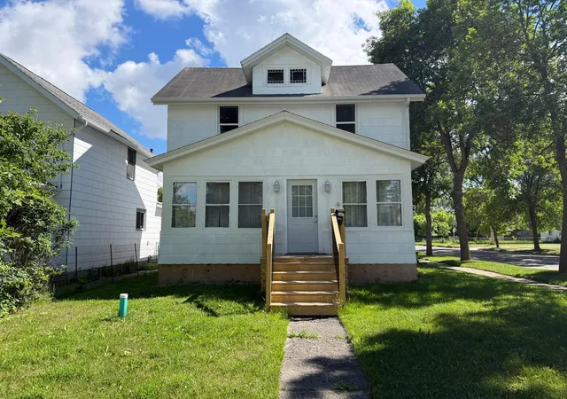 Homes for sale in International Falls, MN | 723 6th St, International Falls, MN 56649 | MLS# 7016559