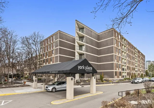 Homes for sale in Edina, MN | 7200 York Ave S #220, Edina, MN 55435 | MLS# 7017397