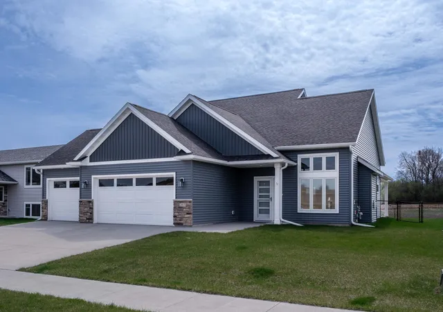 Photo 2 of Single family home for sale at 2415 Elk Run Dr Se, Pine Island, MN 55963 | MLS# 7017551 | Listing updated on 2026-09-17