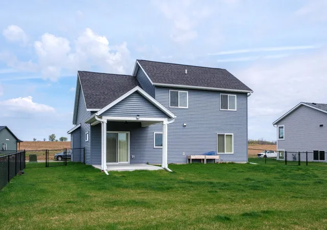 Photo 3 of Single family home for sale at 2415 Elk Run Dr SE, Pine Island, MN 55963 | MLS# 7017551 | Listing updated on 2026-09-17