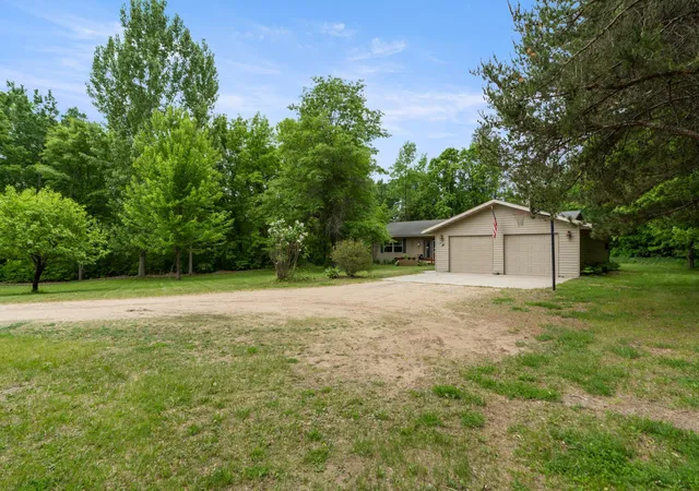 Photo 3 of Sale Pending at 5057 County 40 NW, Hackensack, MN 56452 | MLS# 7018809 | Listing updated on 2026-08-03