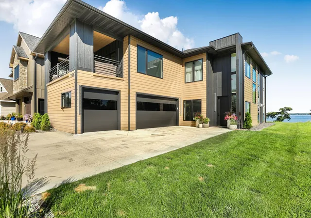 Photo 2 of Single family home for sale at 11616 Indian Beach Rd, Spicer, MN 56288 | MLS# 7018873 | Listing updated on 2026-09-04