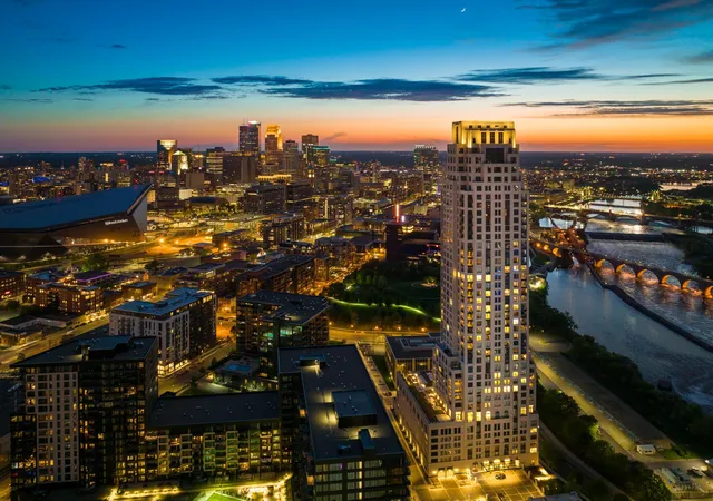 2nd image of 1111 W River Pkwy #34A, Minneapolis, MN 55415 | MLS# 7018968