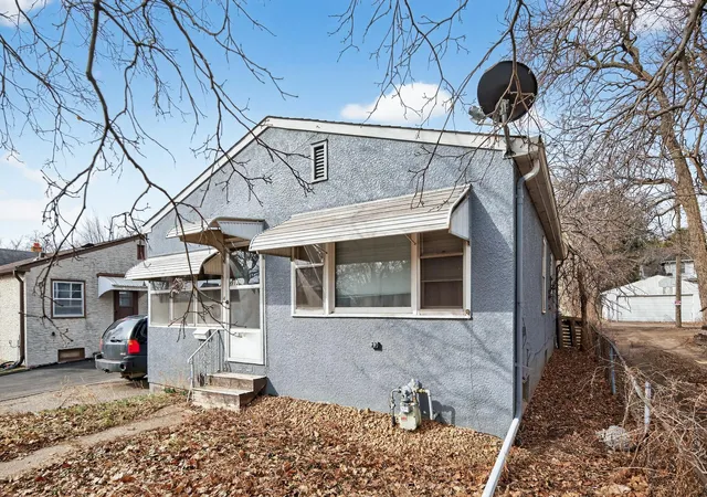 1st image of 913 Russell St, Saint Paul, MN 55106 | MLS# 7018980