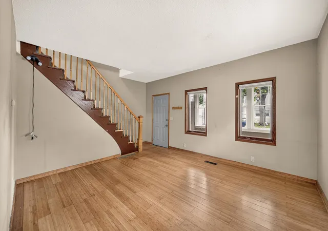 Photo 3 of Single family home for sale at 376 Erie St, Saint Paul, MN 55102 | MLS# 7018986 | Listing updated on 2026-10-07