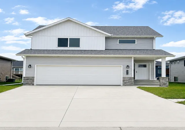 Homes for sale in Horace, ND | 6826 Thomas St, Horace, ND 58047 | MLS# 7019135