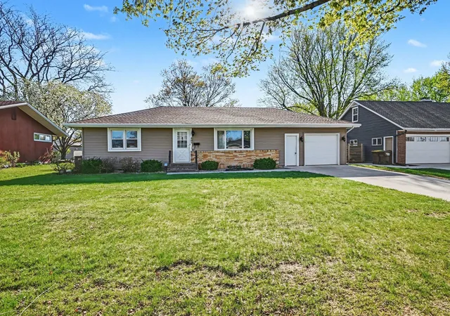 Homes for sale in New Prague, MN | 405 Lincoln Ave N, New Prague, MN 56071 | MLS# 7019279