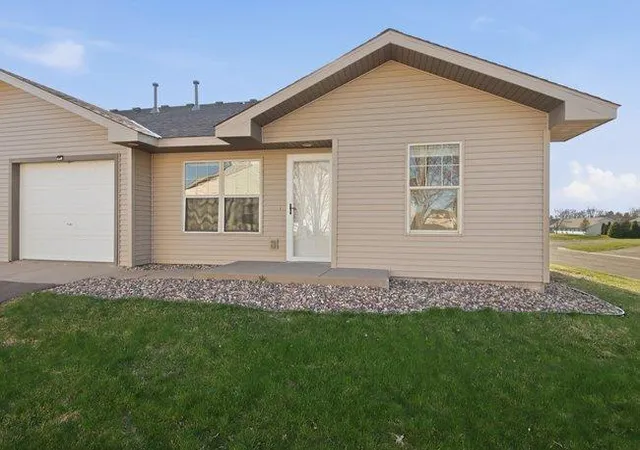 3rd image of 300 Cedar St #15, Baldwin, WI 54002 | MLS# 7019375