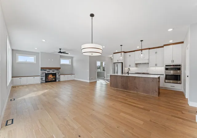 5th image of 631 Parkside Court, Saint Paul, MN 55123 | MLS# 7019611