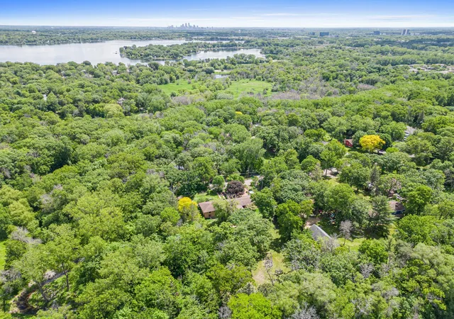 4th image of 2217 Oakview Ln N, Minneapolis, MN 55441 | MLS# 7019769