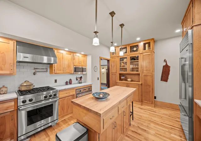 Homes for sale in Hutchinson, MN | 446 Main St S, Hutchinson, MN 55350 | MLS# 7019780