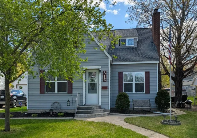 Photo 3 of Single family home for sale at 816 N 3rd Street, Montevideo, MN 56265 | MLS# 7019835 | Listing updated on 2026-09-12