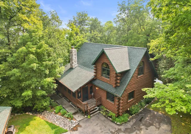 2nd image of 32360 Sw Pickerel Lake Rd, Detroit Lakes, MN 56501 | MLS# 7020052