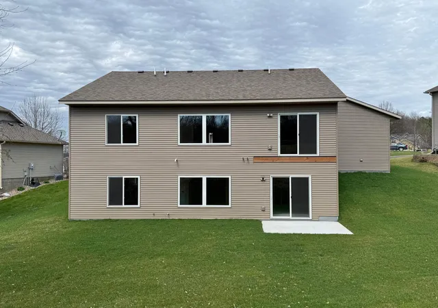 Photo 3 of Single family home for sale at 2804 Oak Lawn Dr, Northfield, MN 55057 | MLS# 7020459 | Listing updated on 2026-09-04