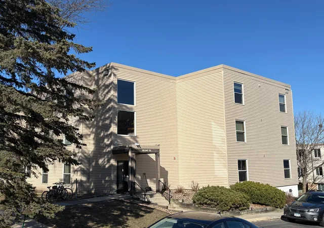 Photo 1 of Sale Pending at 607 19th Street Nw #16, Rochester, MN 55901 | MLS# 7020835 | Listing updated on 2026-09-15