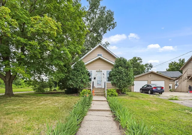 Photo 3 of Sale Pending at 901 3rd Street Nw, Faribault, MN 55021 | MLS# 7020930 | Listing updated on 2026-08-25