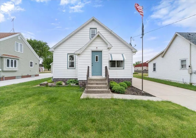 2nd image of 245 N Broadway, Alden, MN 56009 | MLS# 7020976