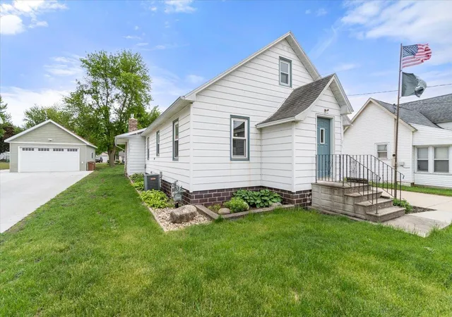4th image of 245 N Broadway, Alden, MN 56009 | MLS# 7020976