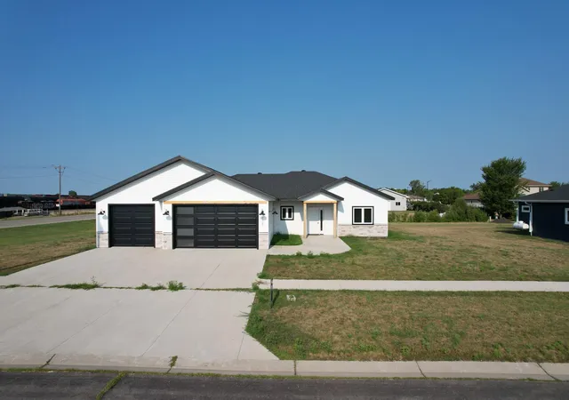 Photo 2 of Sale Pending at 105 16th Street N, Breckenridge, MN 56520 | MLS# 7021106 | Listing updated on 2026-09-03