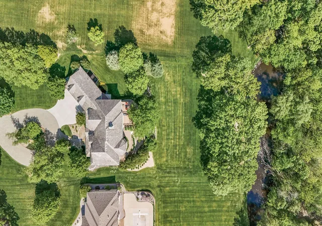 Photo 1 of Mansion for sale at 1595 River Shore Dr, Hastings, MN 55033 | MLS# 7021194 | Listing updated on 2026-08-26