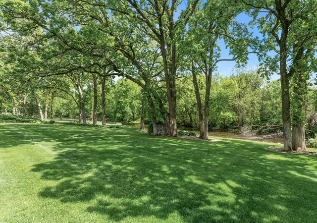 2nd image of 1595 River Shore Dr, Hastings, MN 55033 | MLS# 7021194