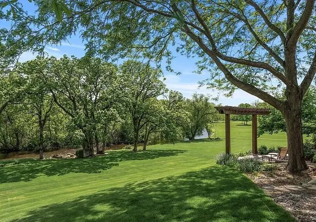 Photo 3 of Mansion for sale at 1595 River Shore Dr, Hastings, MN 55033 | MLS# 7021194 | Listing updated on 2026-08-26