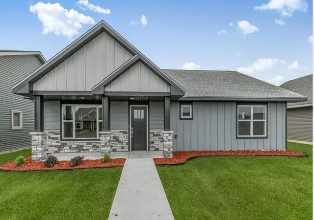 Homes for sale in Sartell, MN | 1928 Sandstone Loop S, Sartell, MN 56377 | MLS# 7021349