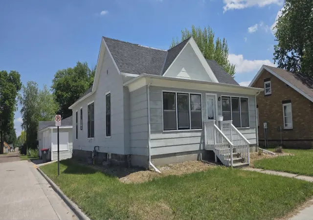 Homes for sale in Redwood Falls, MN | 309 S Jefferson St, Redwood Falls, MN 56283 | MLS# 7022726