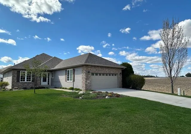 Photo 2 of Single family home for sale at 1775 Patriot Rd, Northfield, MN 55057 | MLS# 7022933 | Listing updated on 2026-09-13