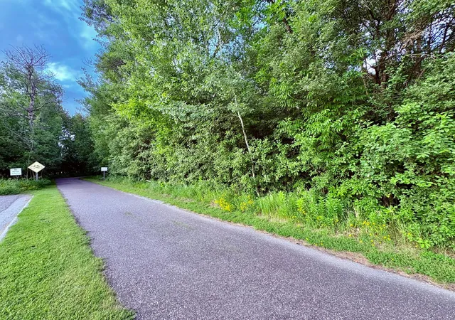 Photo 4 of Land for sale at Tbd Gladys St NE, Warroad, MN 56763 | MLS# 7022971 | Listing updated on 2026-07-12