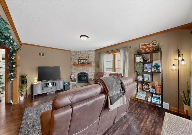 Photo 4 of Single family home for sale at 305 N Mantorville Ave, Kasson, MN 55944 | MLS# 7023308 | Listing updated on 2026-08-19