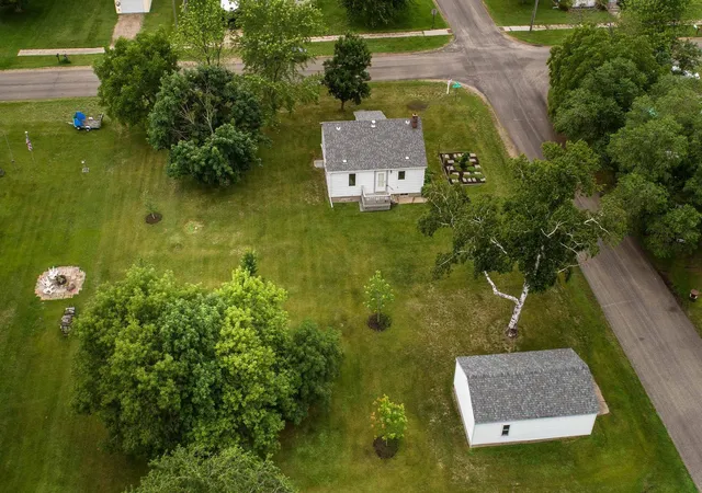 Homes for sale in Ottertail, MN | 202 Lake Ave S, Ottertail, MN 56571 | MLS# 7023447