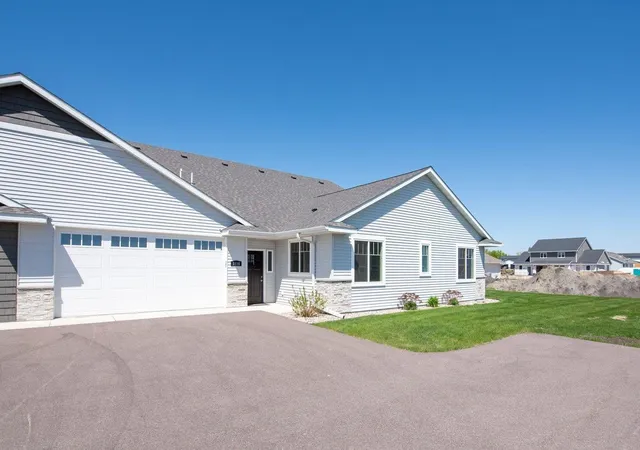 Homes for sale in Mankato, MN | 3116 Bassett Dr, Mankato, MN 56001 | MLS# 7023660