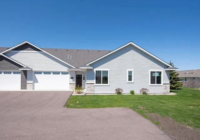 Homes for sale in Mankato, MN | 3116 Bassett Dr, Mankato, MN 56001 | MLS# 7023660