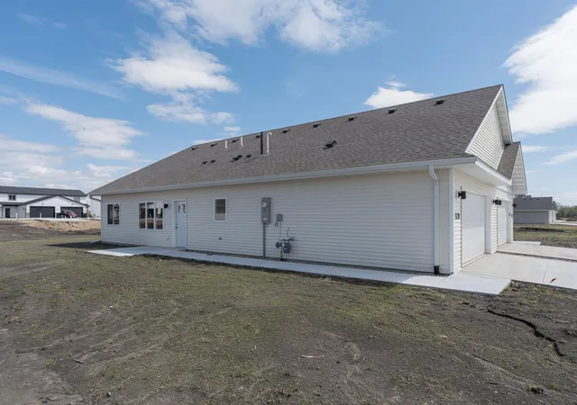 Homes for sale in Mankato, MN | 3120 Noble Dr, Mankato, MN 56001 | MLS# 7023701