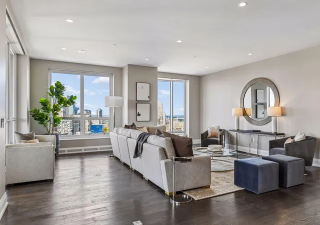 Photo 2 of Condo for sale at 1111 W River Pkwy #21B, Minneapolis, MN 55415 | MLS# 7023800 | Listing updated on 2026-09-21