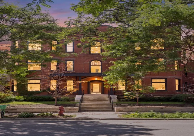 Homes for sale in Minneapolis, MN | 1520 Elliot Ave #3, Minneapolis, MN 55404 | MLS# 7023922
