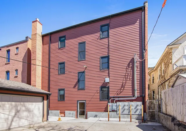 2nd image of 1520 Elliot Ave, Minneapolis, MN 55404