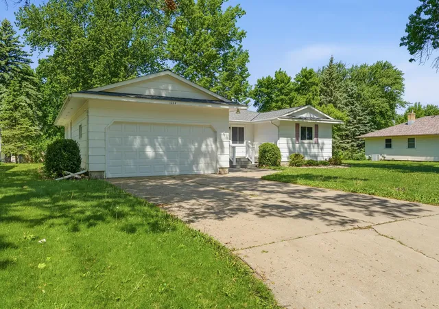Homes for sale in Blue Earth, MN | 1224 S Ramsey St, Blue Earth, MN 56013 | MLS# 7024048