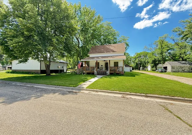 Homes for sale in Appleton, MN | 135 N Petrick St, Appleton, MN 56208 | MLS# 7025112