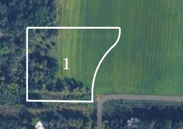 Photo 4 of Land for sale at 152 (lot 1) Glen Oaks Dr, River Falls, WI 54022 | MLS# 7025324 | Listing updated on 2026-08-18