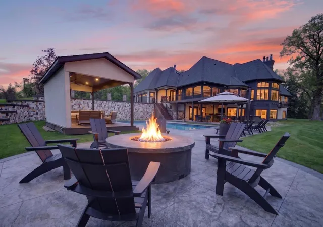 1st image of 1000 Old Crystal Bay Rd S, Wayzata, MN 55391 | MLS# 7025347