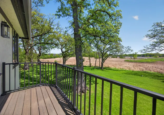 3rd image of 1000 Old Crystal Bay Rd S, Wayzata, MN 55391 | MLS# 7025347