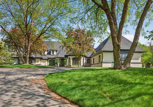 5th image of 1000 Old Crystal Bay Rd S, Wayzata, MN 55391 | MLS# 7025347