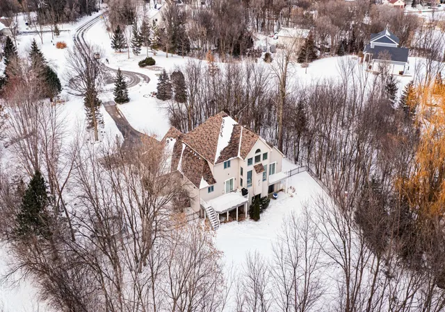 Photo 4 of Single family home for sale at 17635 Sunrise Ct SW, Prior Lake, MN 55372 | MLS# 7025391 | Listing updated on 2026-09-23