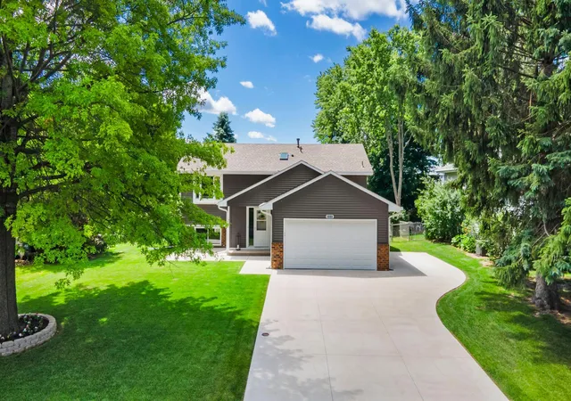 Homes for sale in Apple Valley, MN | 5898 144th St W, Apple Valley, MN 55124 | MLS# 7025862