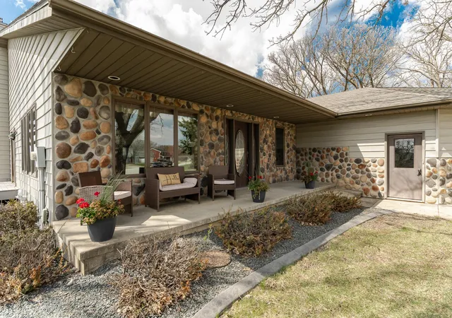 2nd image of 1397 Soppa Dr, Saint Charles, MN 55972 | MLS# 7025912