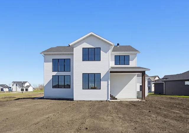 Photo 3 of Single family home for sale at 6520 Selkirk Dr S, Fargo, ND 58104 | MLS# 7025990 | Listing updated on 2026-09-19